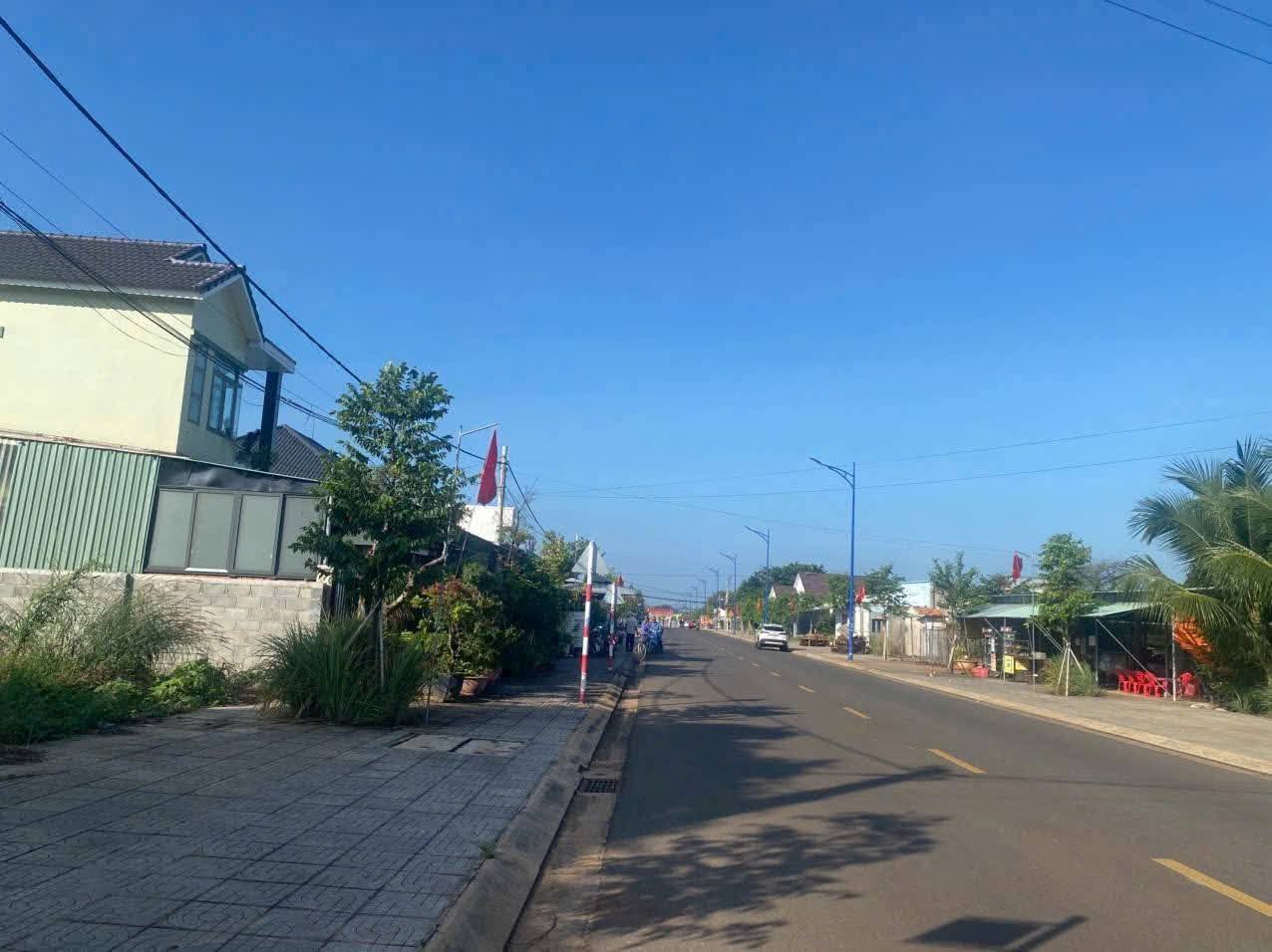 Bán đất mặt tiền thị trấn Đất Đỏ đường Tạ Văn Sáu giá 3 tỷ 1