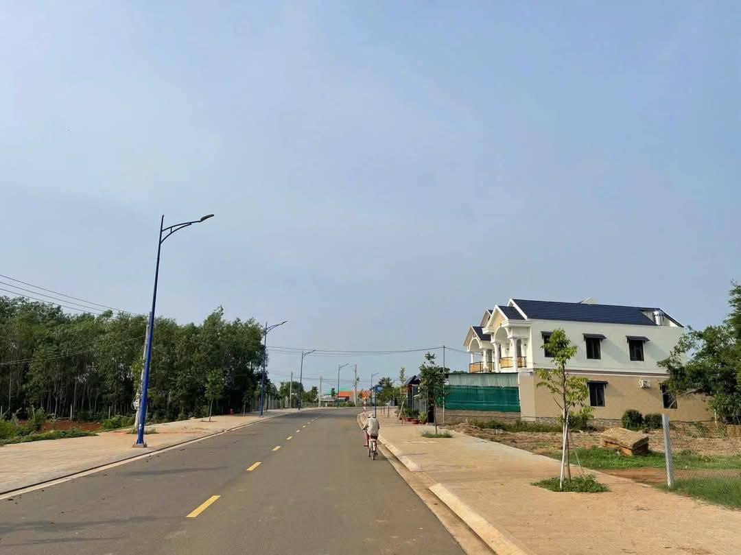 Bán đất mặt tiền thị trấn Đất Đỏ đường Tạ Văn Sáu giá 3 tỷ 1