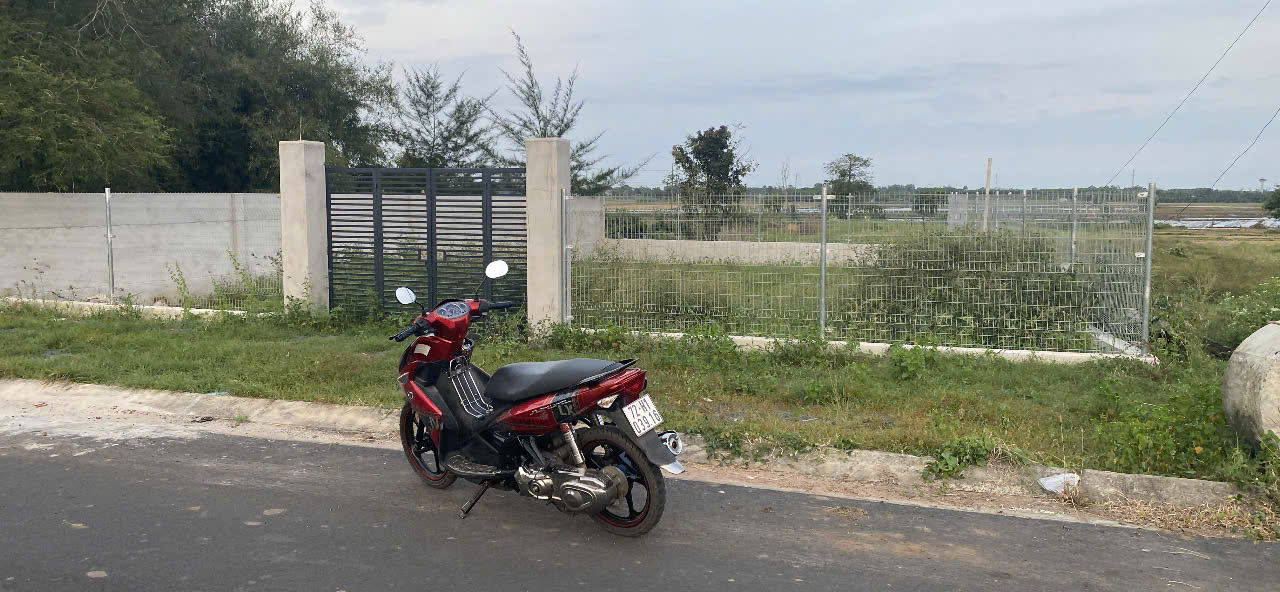 Bán đất mặt tiền KCN Đất Đỏ I diện tích 327m2 giá 1 tỷ 890 triệu