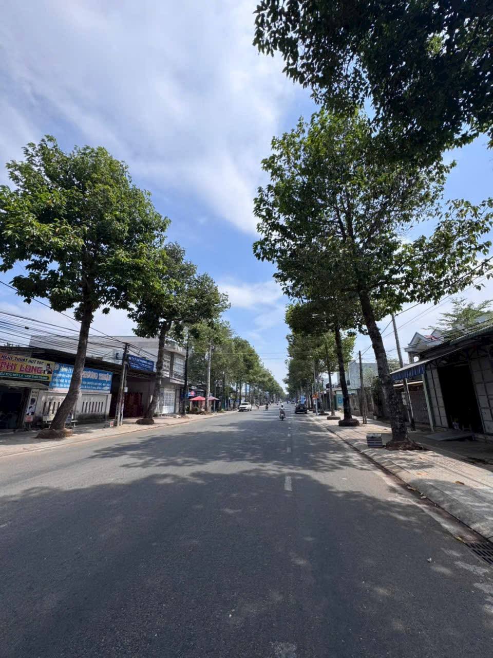 Bán đất mặt tiền Nguyễn Văn Cừ Bà Rịa gần chợ Long Toàn giá 6 tỷ 900 triệu