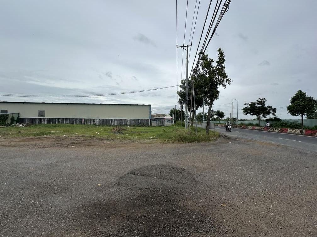 Bán đất mặt tiền tỉnh lộ 44A  Long Điền giá tốt