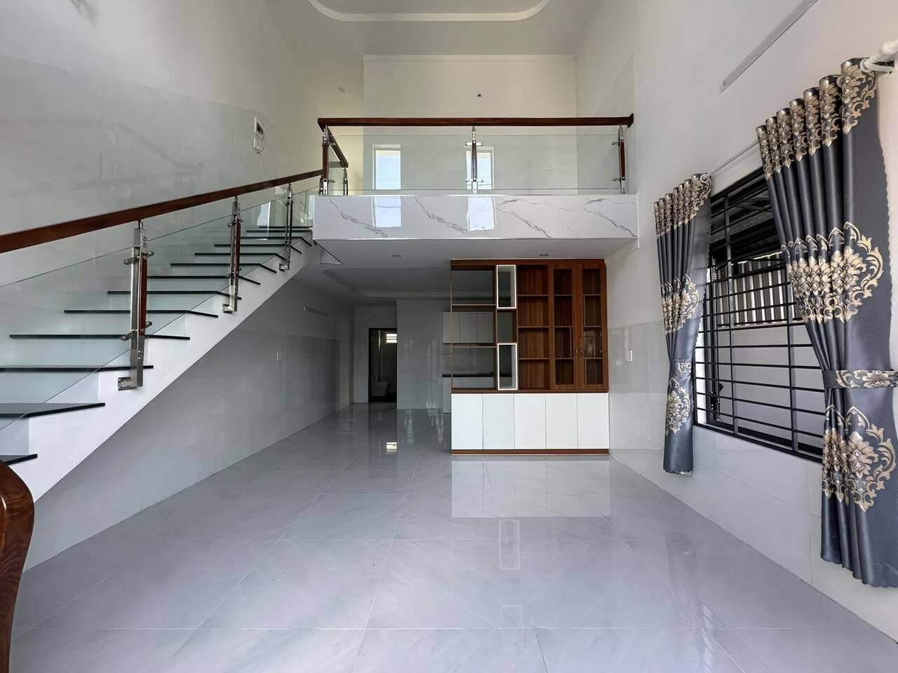 Bán nhà Long Điền 100m2 3 phòng ngủ gần chợ giá 2 tỷ 350