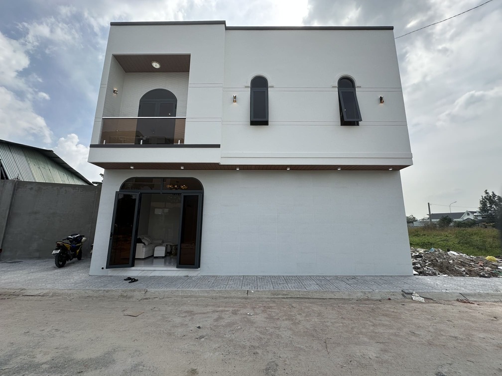 Bán nhà Long Điền giá rẻ gần cổng chào trung tâm giá 2 tỷ 500 triệu