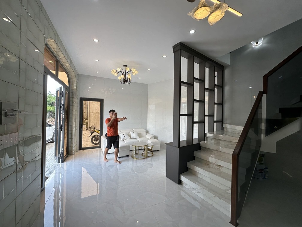 Bán nhà Long Điền giá rẻ gần cổng chào trung tâm giá 2 tỷ 500 triệu