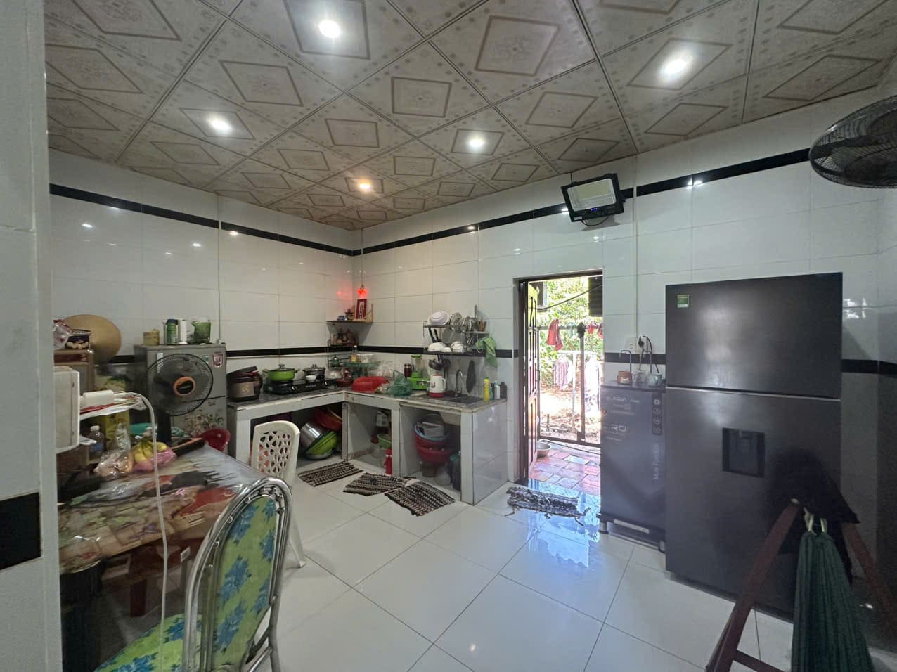 Bán Nhà Mặt Tiền Tạ Văn Sáu Đất Đỏ 100m² Giá 1,8 Tỷ