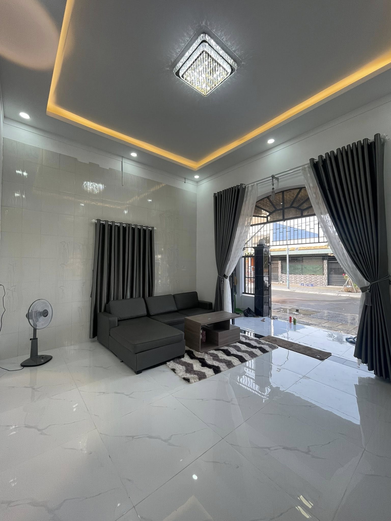 Bán nhà Tái Định Cư QL55 Long Điền 90m2 trục chính giá 2 tỷ 450 triệu