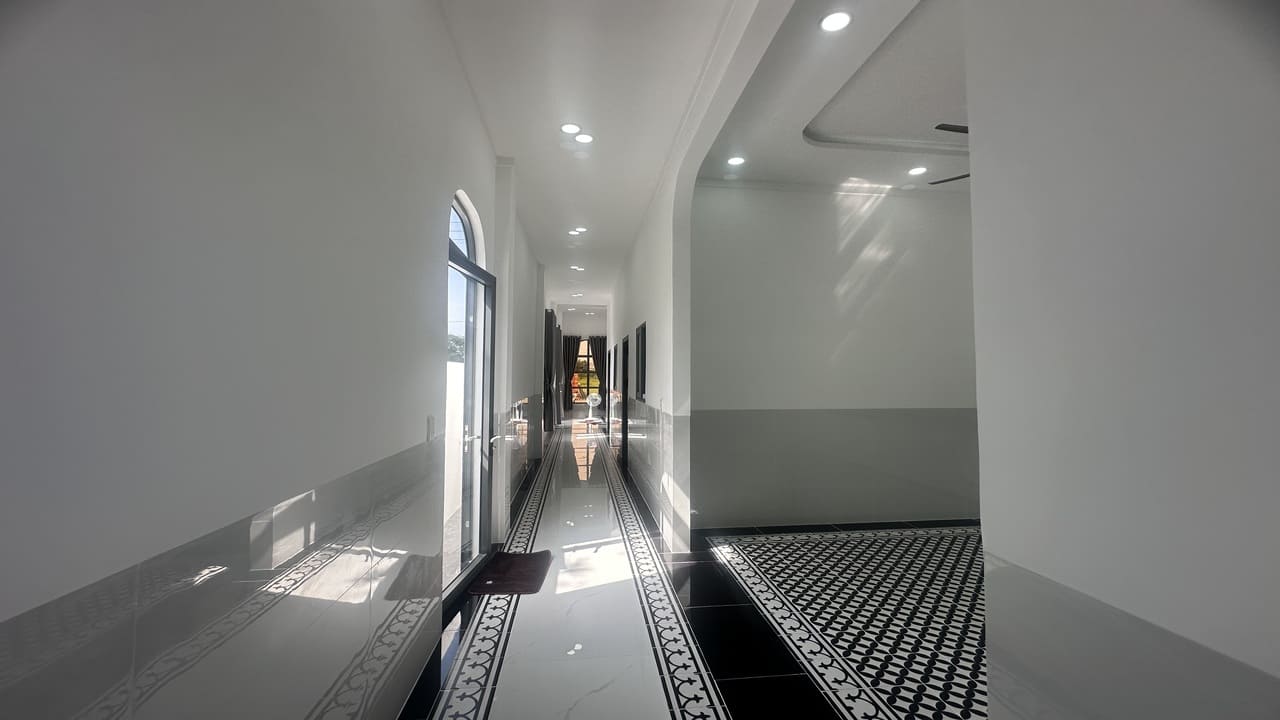 Bán nhà Tân Cổ Điển Long Điền đường nhựa lớn giá tốt