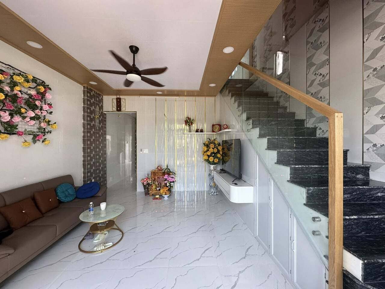 Bán nhà thị trấn Đất Đỏ gần vòng xoay Võ Thị Sáu giá 2 tỷ 350 triệu