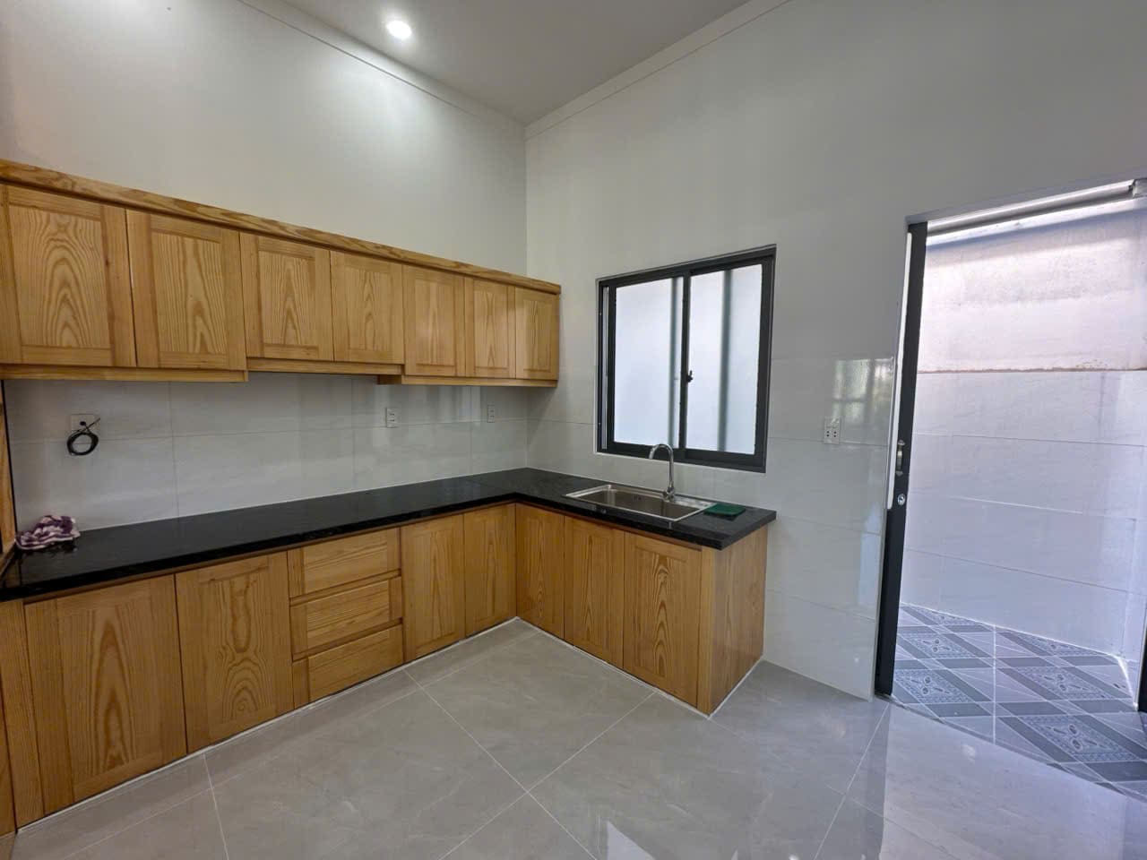 Bán nhà trung tâm Long Điền giá 1 tỷ 650 triệu, ngang 7m