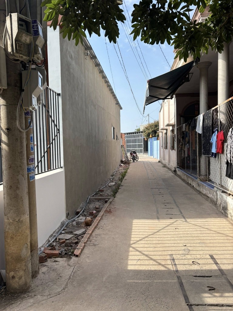 Bán nhà TT Long Điền DT 6x21 mới hoàn thiện giá 1 tỷ 990