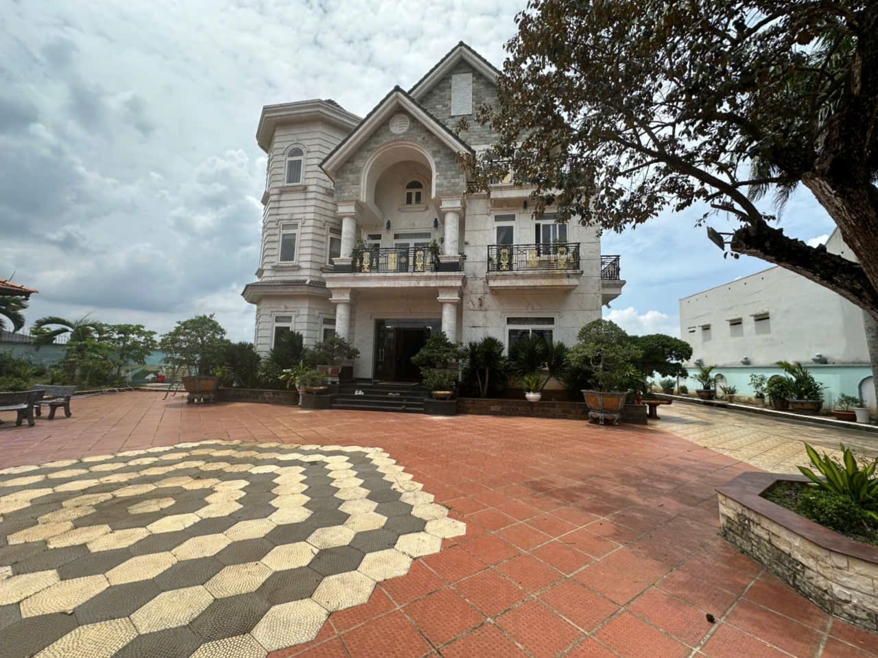 Biệt thự sân vườn 3.000m² Ngãi Giao giảm 10 tỷ