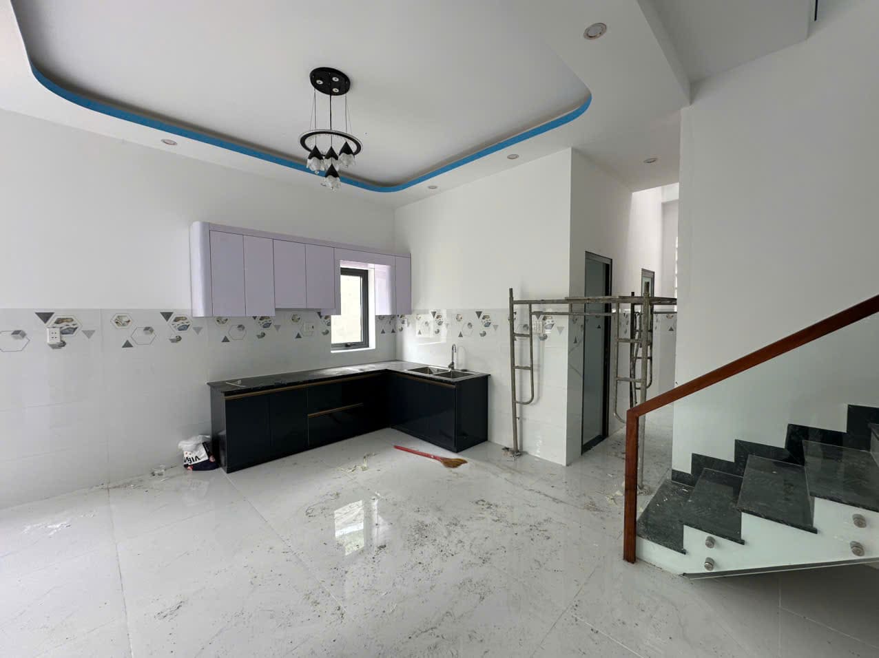 Bán nhà trung tâm Long Điền 1 trệt 1 lầu, 3 phòng ngủ giá 2,45 tỷ