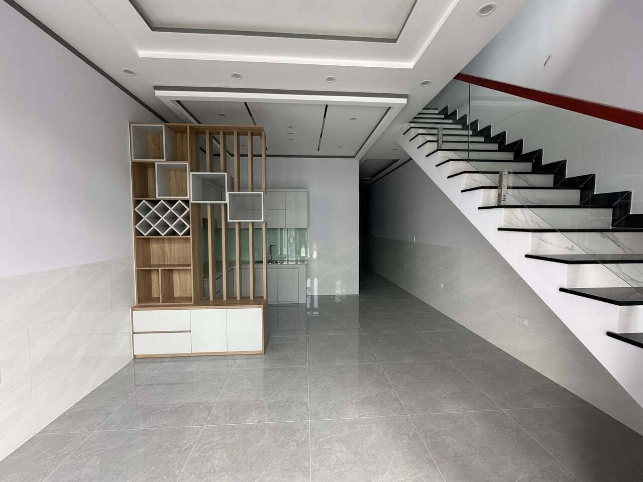 Nhà đẹp Long Điền 1 trệt 1 lầu ô tô tới nhà giá 2 tỷ 680 triệu