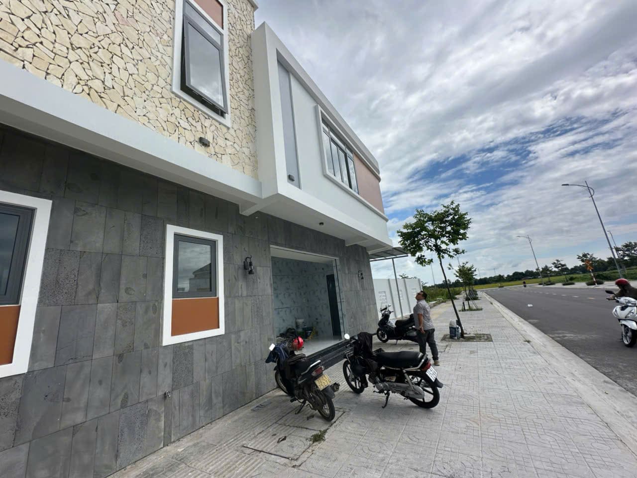 Nhà mặt tiền trung tâm Long Điền giá 3,9 tỷ
