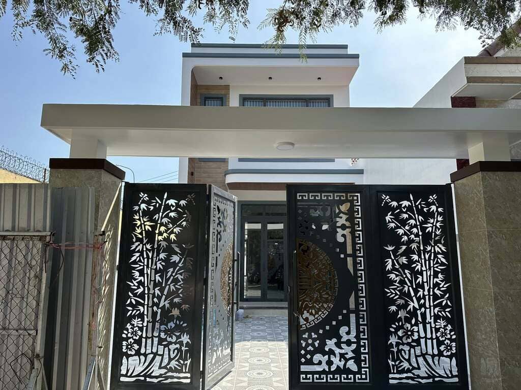 Nhà mới xây Long Điền 2 mặt tiền nhựa trung tâm giá 3 tỷ 290 triệu