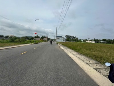 Bán đất mặt tiền đường nhựa 18m, 10x75m, giá 2,1 tỷ