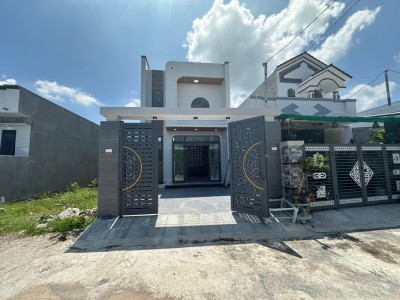 Bán nhà lầu lửng 5x20 Long Điền giá 2,6 tỷ