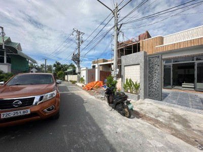 Bán nhà Long Điền gần chợ, đường nhựa 8m giá 2 tỷ 200 triệu
