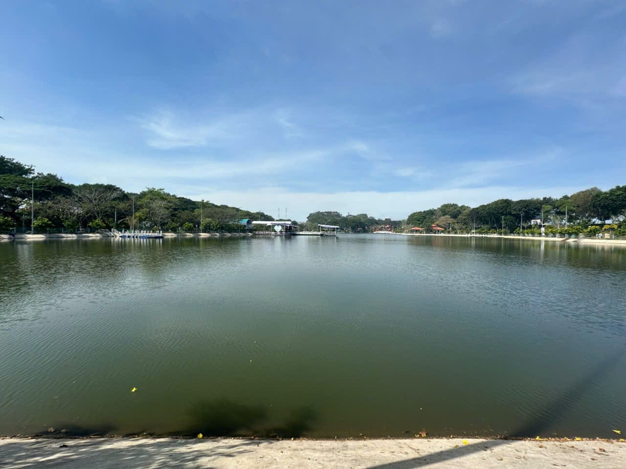 Hồ Nước Lớn Công Viên bàu Thành