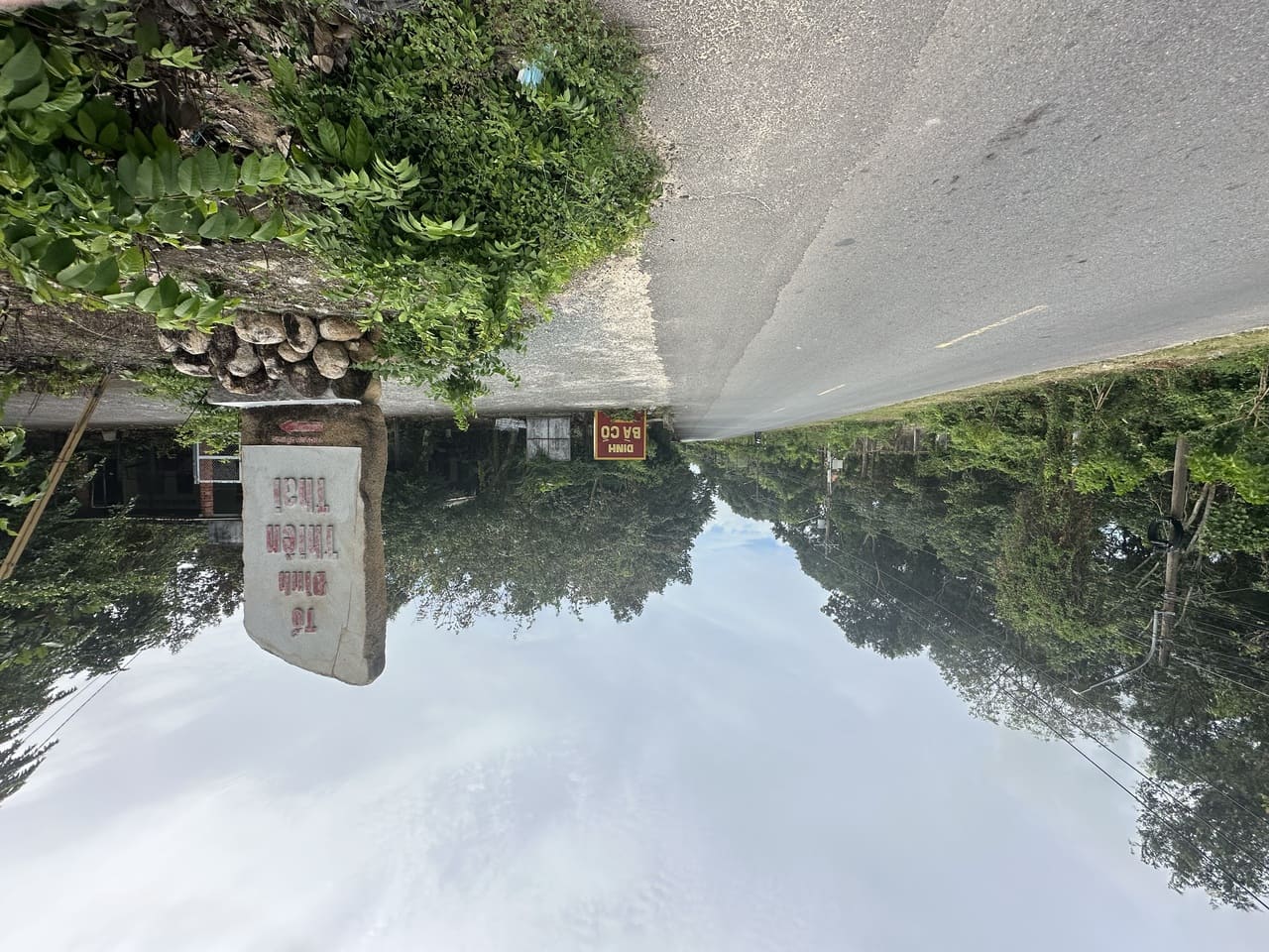 đường vào dinh bà cố