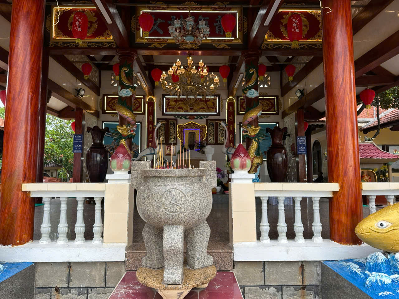 hình ảnh đại sảnh mộ cô long hải