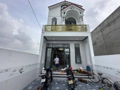 Nhà mới Long Toàn TP Bà Rịa 3 phòng ngủ giá 2,8 tỷ