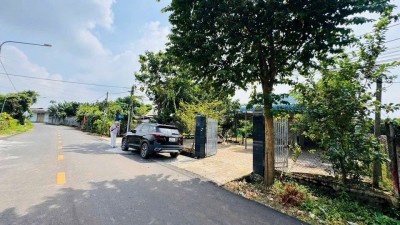 Nhà vườn trái cây Đất Đỏ góc hai mặt tiền giá 6 tỷ