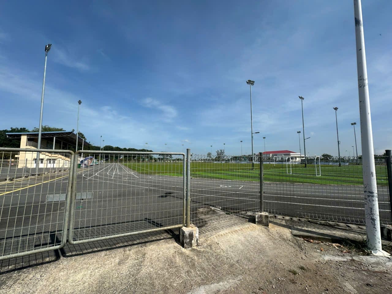 Sân bóng đá trong công viên Bàu Thành Long Điền