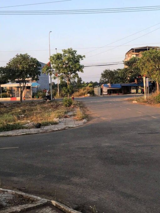 Lô góc 2 mặt tiền dự án Moonlake