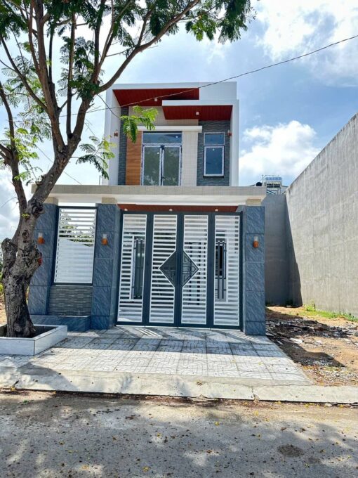 Nhà 1 trệt 1 lầu Trung tâm Long Điền