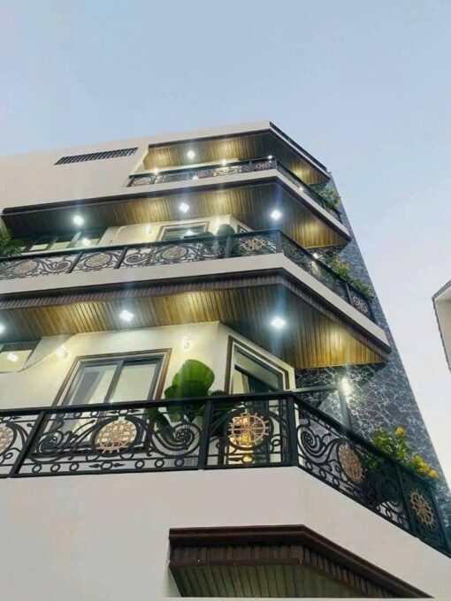 Bán Gấp Nhà 1 Trệt 3 Lầu Phường 8