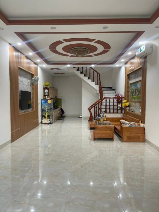 Bán nhà mặt tiền đường 30/4