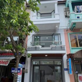Nhà Trung Tâm Bà Rịa